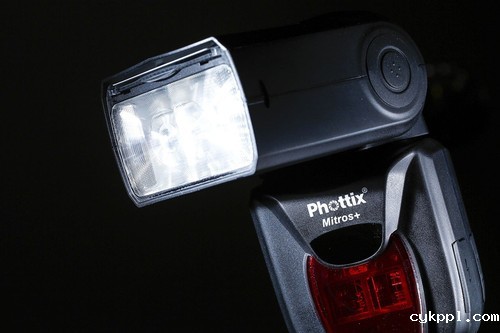 富达时推顶级闪灯新品 支持强大无线TTL 富达时推出闪灯新品(N)