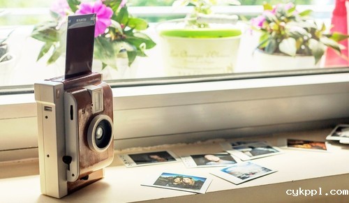 Lomo推最新时尚Instant相机