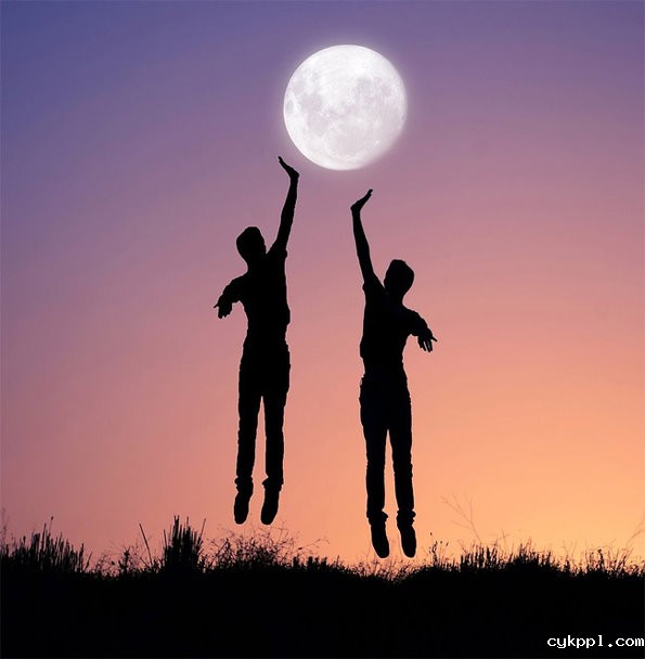 和月亮约会创意摄影作品