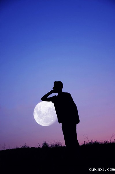和月亮约会创意摄影作品