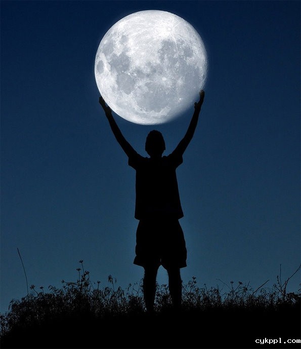 和月亮约会创意摄影作品