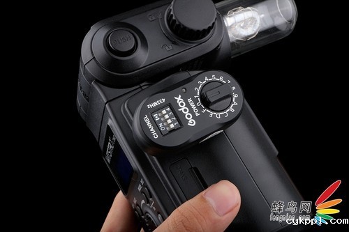 GN80裸管J灯 神牛AD360闪光灯详细评测