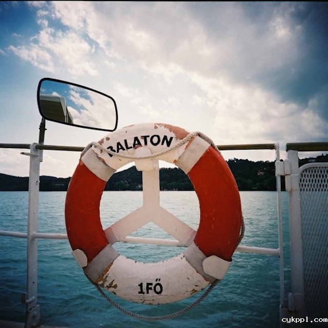 Lomography推出最小巧自动120胶片相机LC-A 120