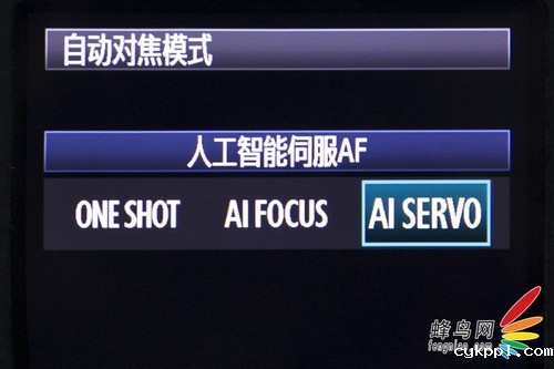 如何拍摄高速赛车 佳能小三元实拍小技巧 如何使用佳能小三元拍摄动感赛车