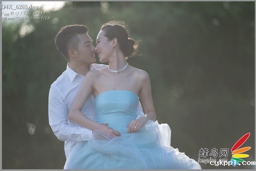 知名婚礼摄影师浅析旅拍中的用光技巧