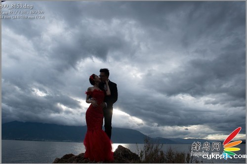 知名婚礼摄影师浅析旅拍中的用光技巧