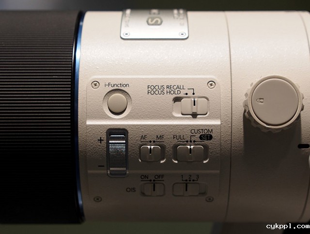 三星展示300/2.8 OIS超长焦镜头原型