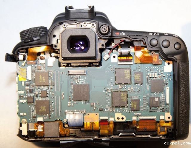 佳能EOS 7D Mark II拆解
