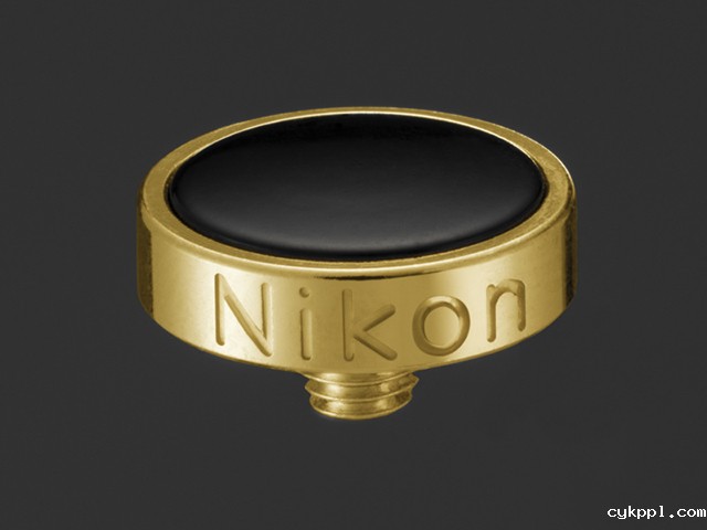尼康推出黑金限量版Df套装