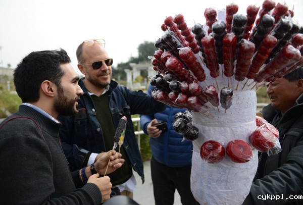 中外媒体记者聚焦瓷都德化