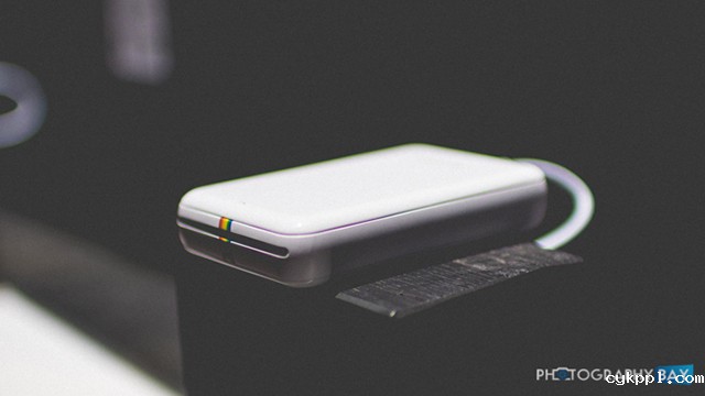 宝丽来发布新便携照片打印机Zip