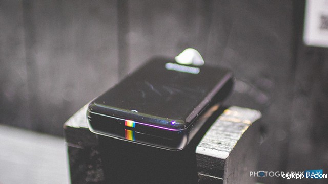 宝丽来发布新便携照片打印机Zip