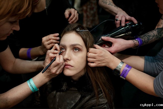 摄影师实拍世界超模生产地——西伯利亚