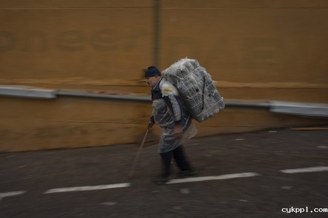 摩洛哥：女脚夫和边境走私