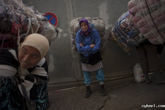 摩洛哥：女脚夫和边境走私