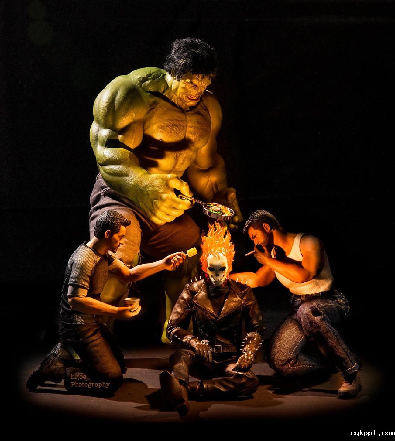 Edy Hardjo：超级英雄的秘密私生活