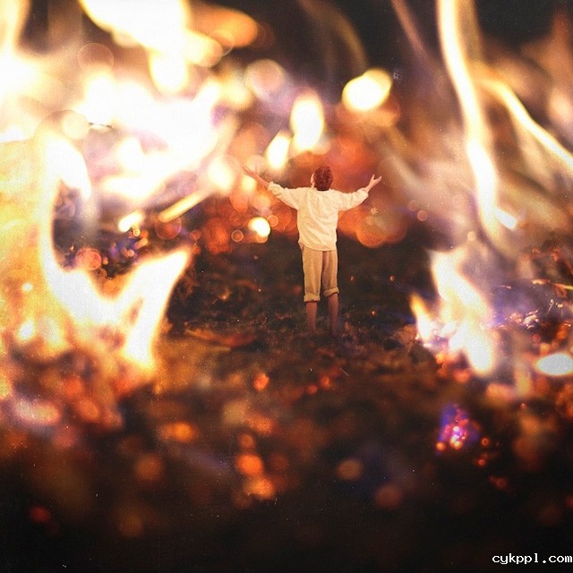 Zev：14岁少年的超现实主义自拍摄影作品