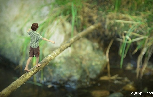 Zev：14岁少年的超现实主义自拍摄影作品