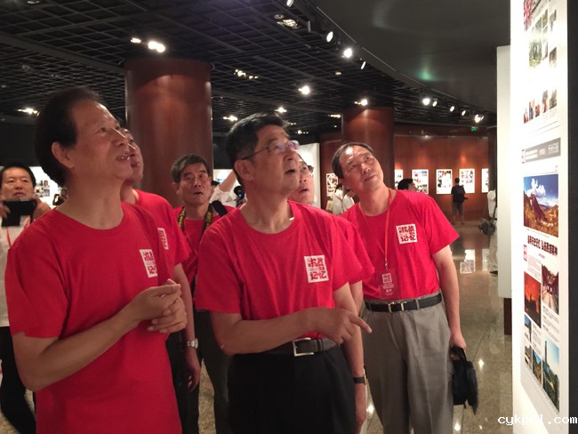 八年抗战·民族记忆——纪念中国人民抗日战争胜利70周年全国媒体优秀版面暨摄影作品展览在京开幕 八年抗战·民族记忆——纪念中国人民抗日战争胜利70周年全国媒体优秀版面暨摄影作品展览在京开幕