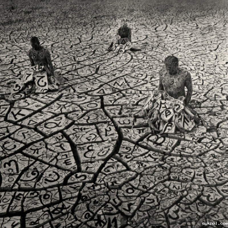 阴郁的黑白观念摄影