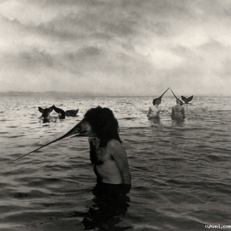 阴郁的黑白观念摄影