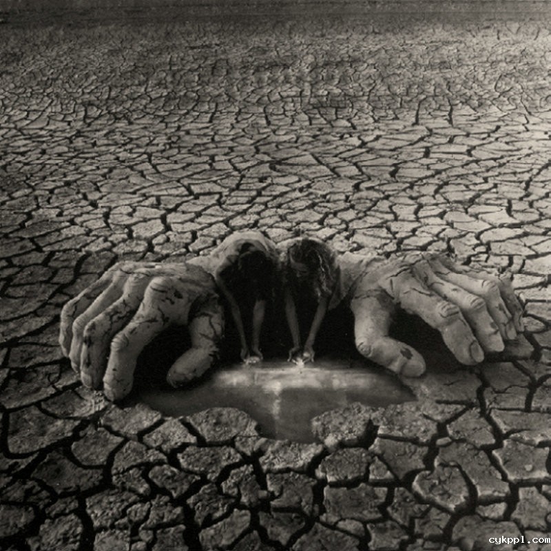 阴郁的黑白观念摄影