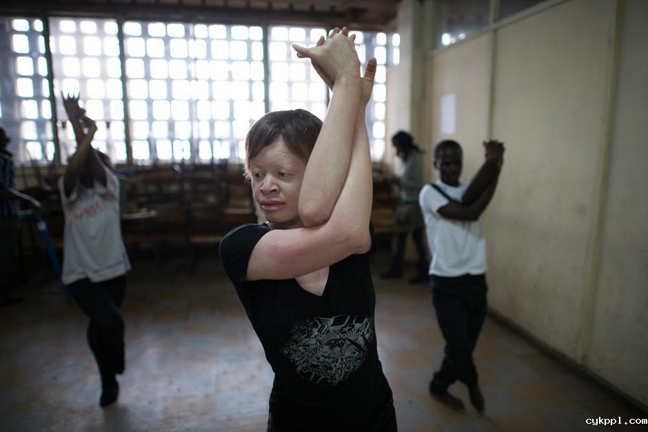 平民窟里的瑜伽师