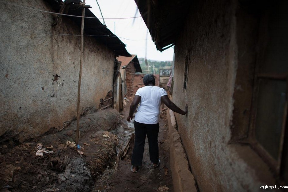 平民窟里的瑜伽师