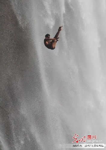 纪念红军长征胜利80周年全国主流媒体聚焦赤水