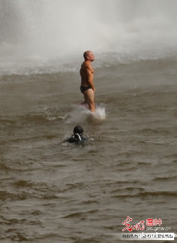 纪念红军长征胜利80周年全国主流媒体聚焦赤水