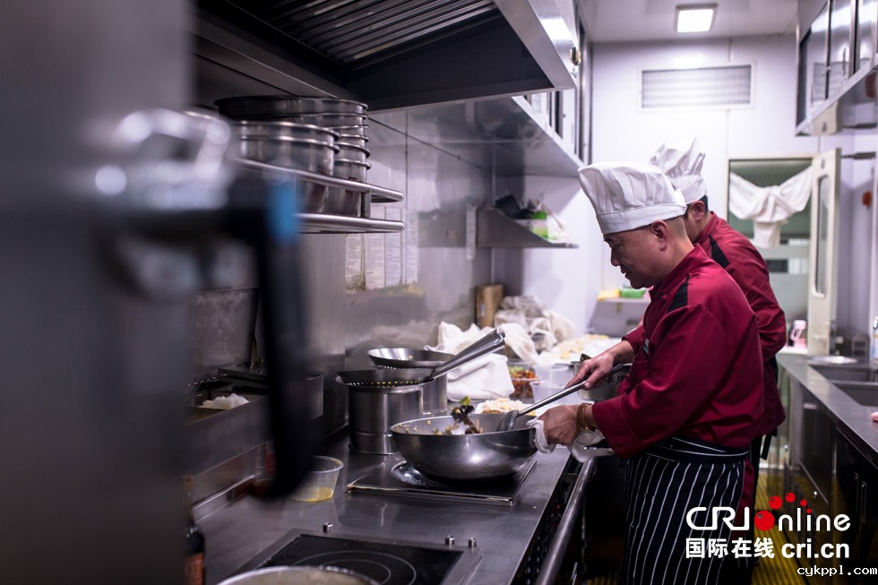 三十七载！列车大厨的油火人生