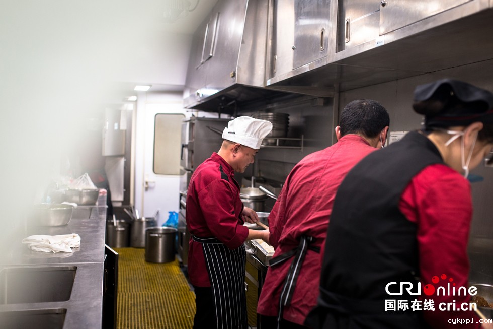 三十七载！列车大厨的油火人生