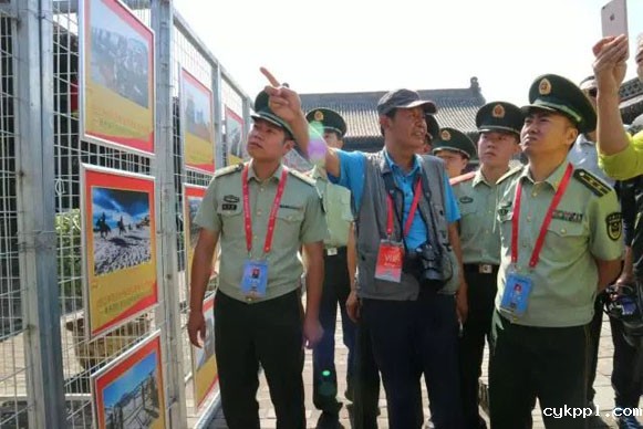 赵建伟摄影作品《军魂》在平遥国际摄影展展出