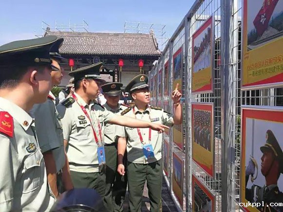 赵建伟摄影作品《军魂》在平遥国际摄影展展出