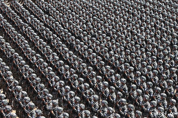 第二届强军梦大型军事摄影展在北京民族文化宫举行