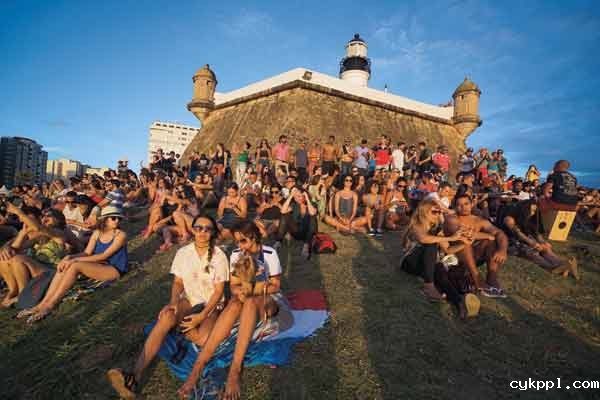 《百名摄影师聚焦巴西》画册首发式在京举行