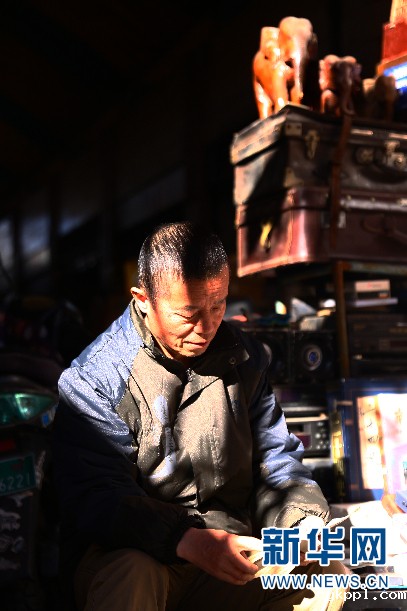 一脚踏进旧时光：在老四书屋淘到童年的百宝箱