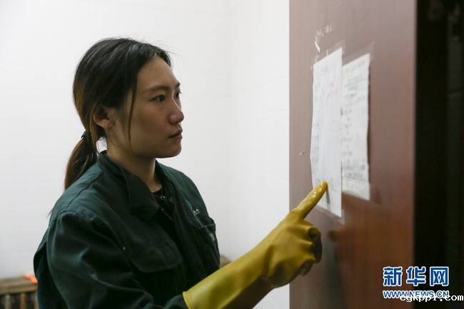 90后女饲养员和她的“大猫”