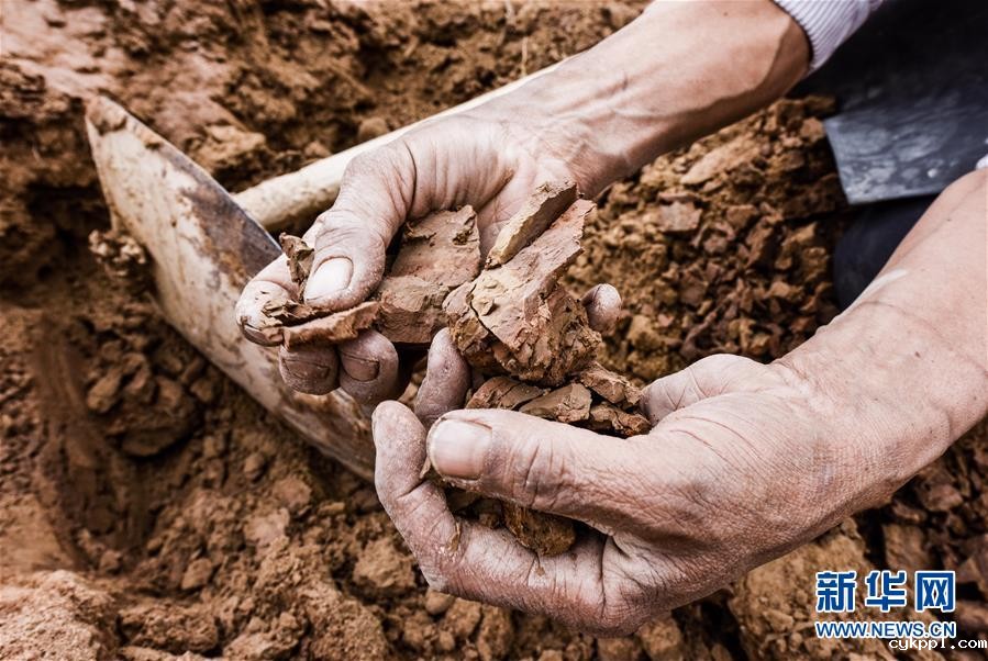 喀什土陶守望者：解不开的泥巴情缘