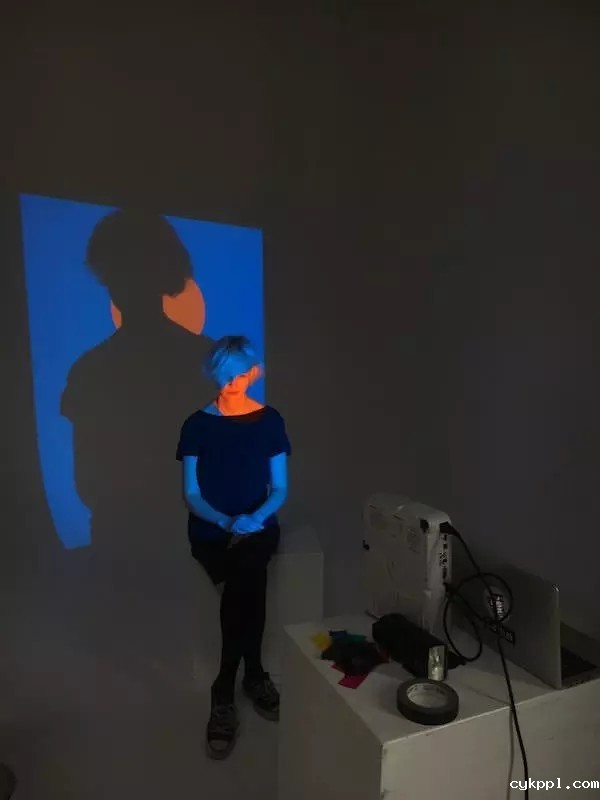 没有高端的造型灯效怎么办？不妨试试投影仪吧