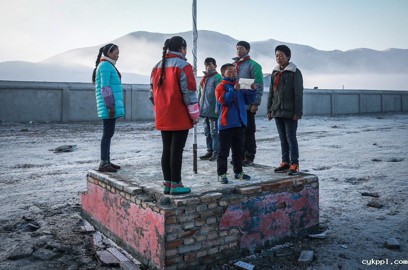 在高原点亮童年