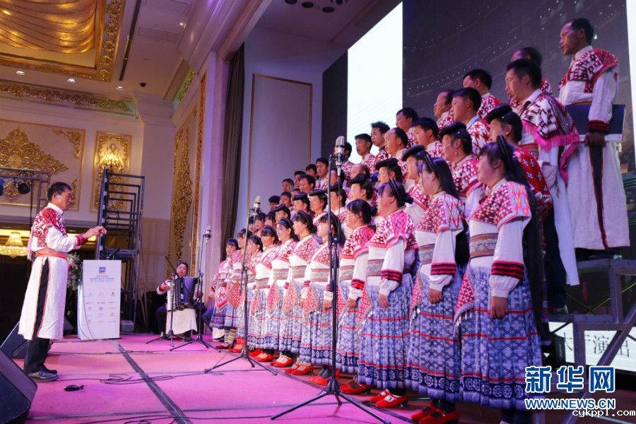 “拿起锄头干活，放下锄头唱歌”——他们从田间地头唱到国际舞台