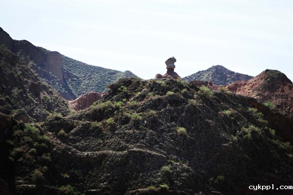 甘肃张掖：平山湖大峡谷成探险旅游的新亮点