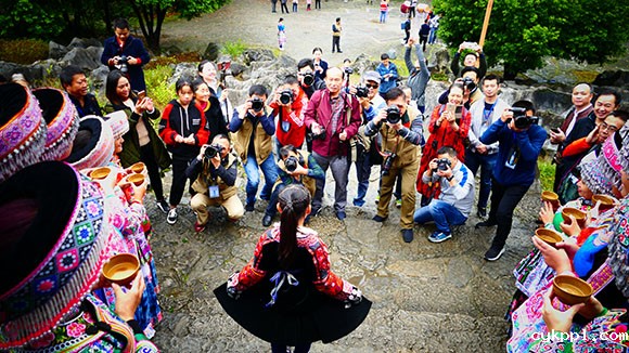 庆祝改革开放40周年 百家媒体聚焦兴文 新闻摄影采访活动启动 庆祝改革开放40周年 百家媒体聚焦兴文 新闻摄影采访活动启动