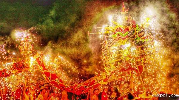 揭阳火龙劲舞闹新春