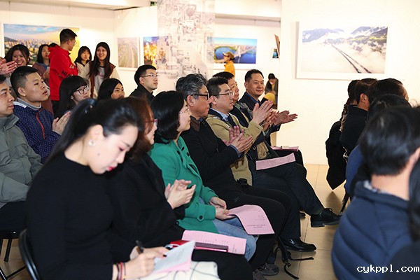 喜迎新中国成立70周年——全国主流媒体“航拍中国”摄影图片展在京开幕