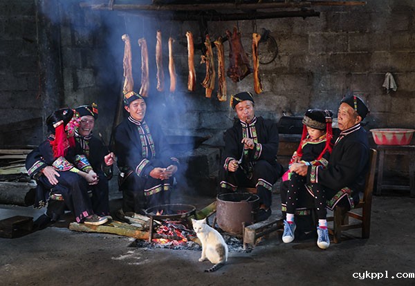 BEVITOR伟德APP官网摄影基地“落户”大化瑶乡