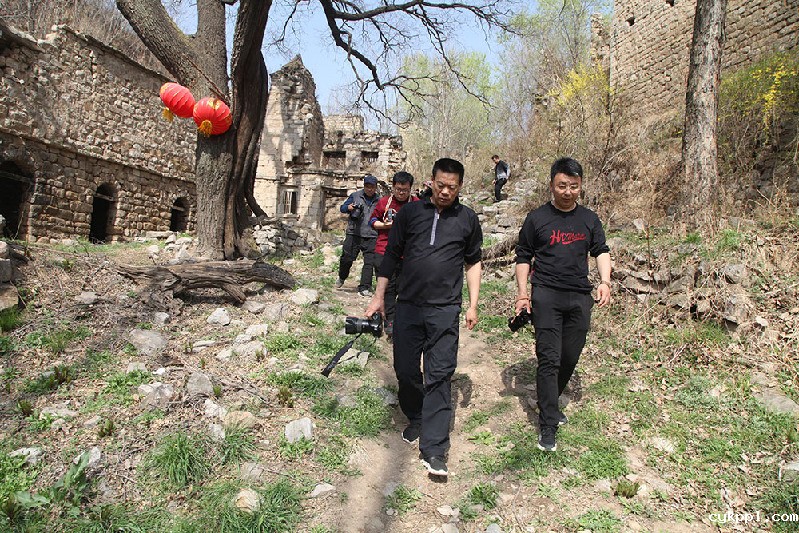 1碗酸菜面7张大照片 山西农村7旬老人圆梦故事很暖心