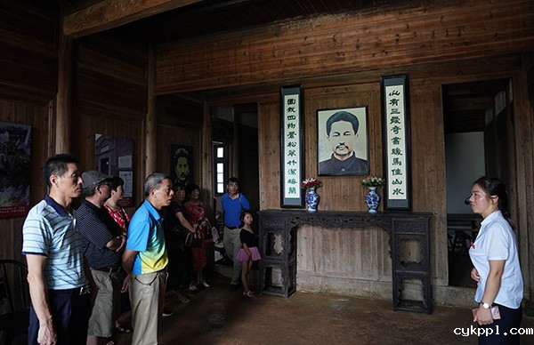 BEVITOR伟德APP官网组织摄影记者到方志敏纪念馆参观学习