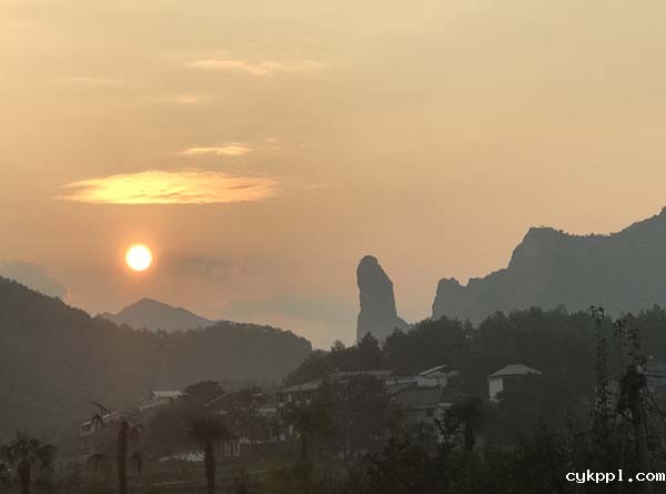 红土地上炼“四力” 长征起点悟初心